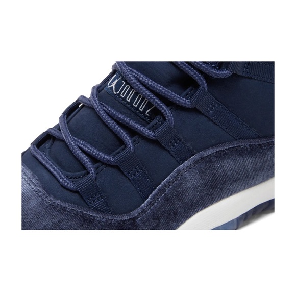 💙 Air Jordan 11 Retro “Midnight Navy Velvet” (W) • Navy Suede/Velvet • Size 9 ⭐️ - Picture 6 of 16